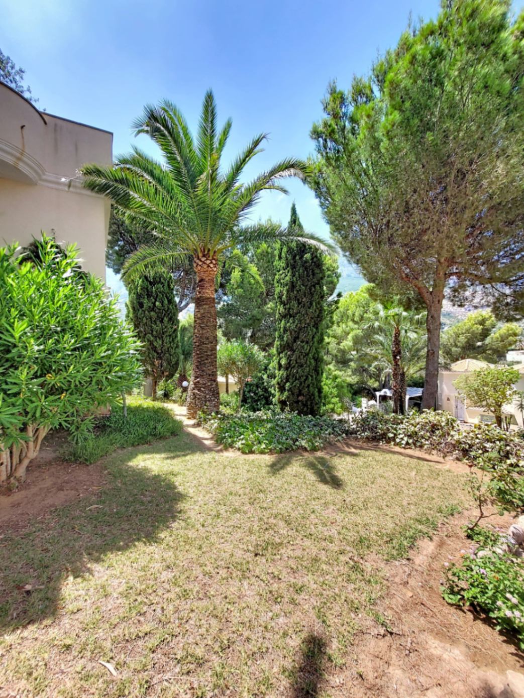 Casa con terraza y vistas al mar en La Medina, Montgó, Denia