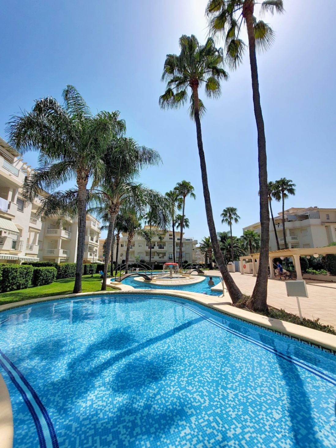 Helligkeit, Terrasse, Abstellraum und Parkplatz nur wenige Minuten vom Strand entfernt in Denia
