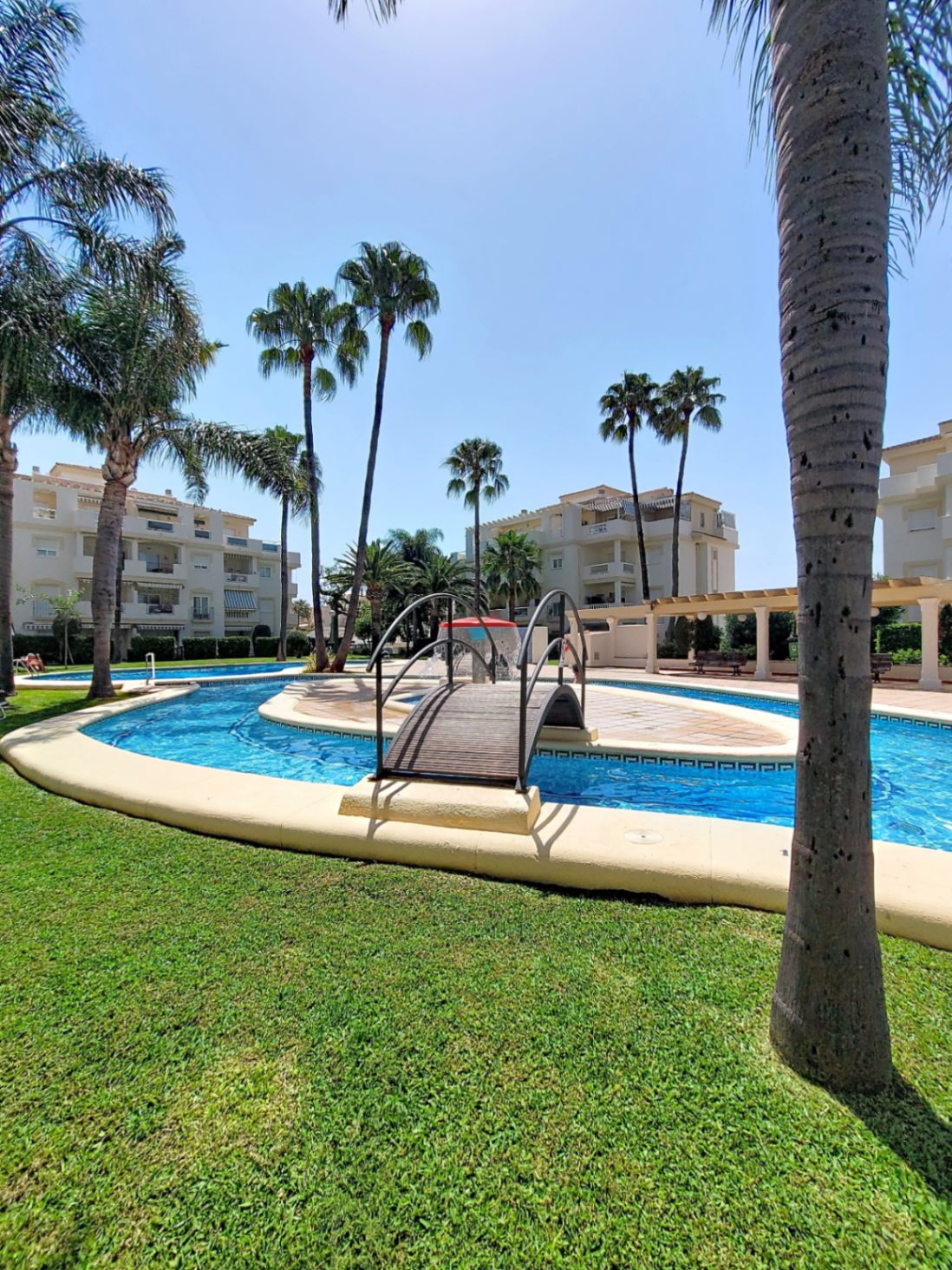 Helligkeit, Terrasse, Abstellraum und Parkplatz nur wenige Minuten vom Strand entfernt in Denia