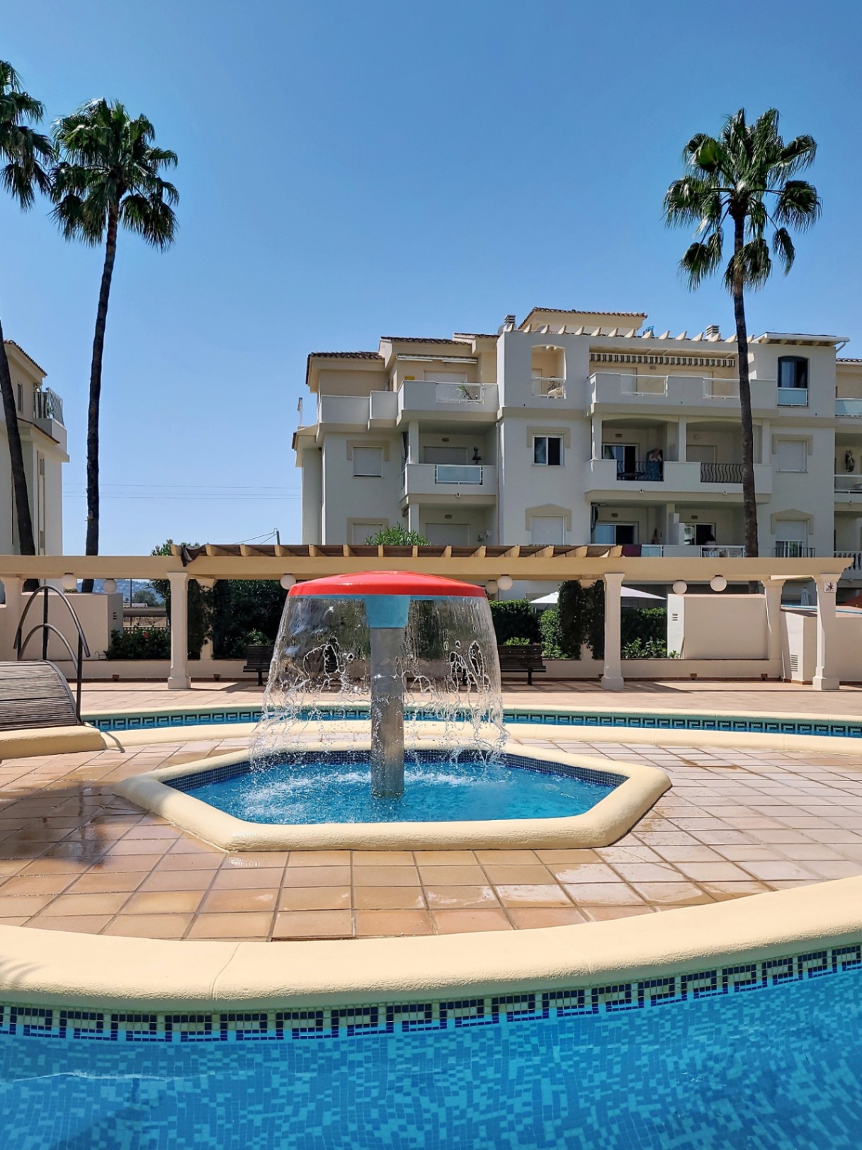 Helligkeit, Terrasse, Abstellraum und Parkplatz nur wenige Minuten vom Strand entfernt in Denia