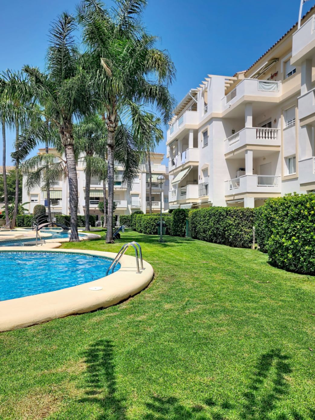 Helligkeit, Terrasse, Abstellraum und Parkplatz nur wenige Minuten vom Strand entfernt in Denia