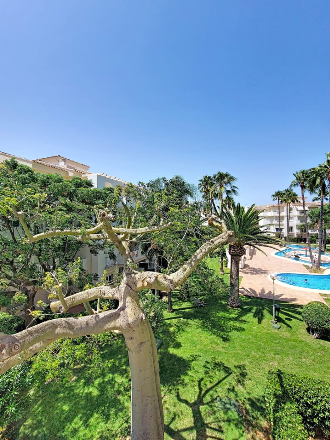 Helligkeit, Terrasse, Abstellraum und Parkplatz nur wenige Minuten vom Strand entfernt in Denia