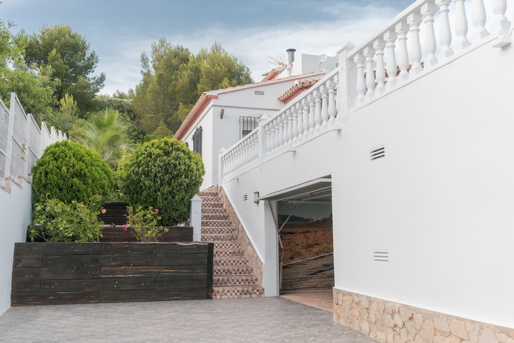Villa soleada con vistas al Montgo, paneles solares y garaje